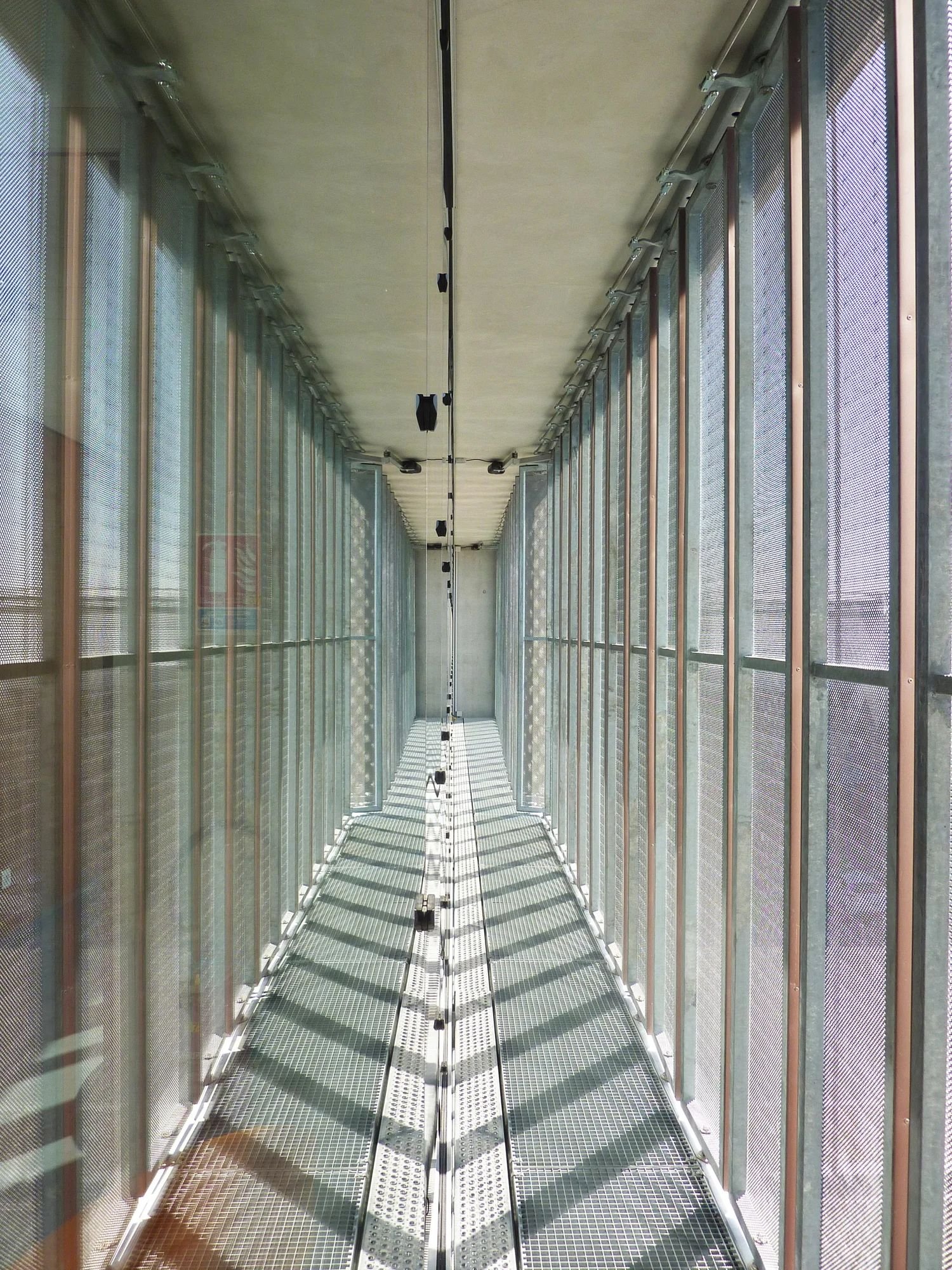 Bureaux du MIN de Toulouse, la galerie en façade